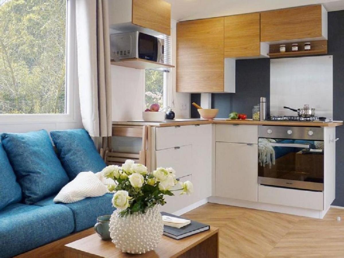 Chalet Op Camping Lauwersoog Met 3 Slaapkamers En Vaatwasser - Joycasa Екстериор снимка
