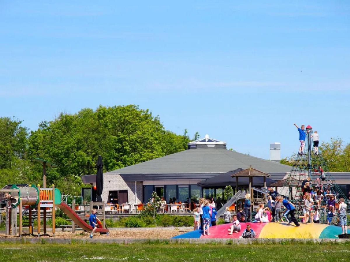Chalet Op Camping Lauwersoog Met 3 Slaapkamers En Vaatwasser - Joycasa Екстериор снимка