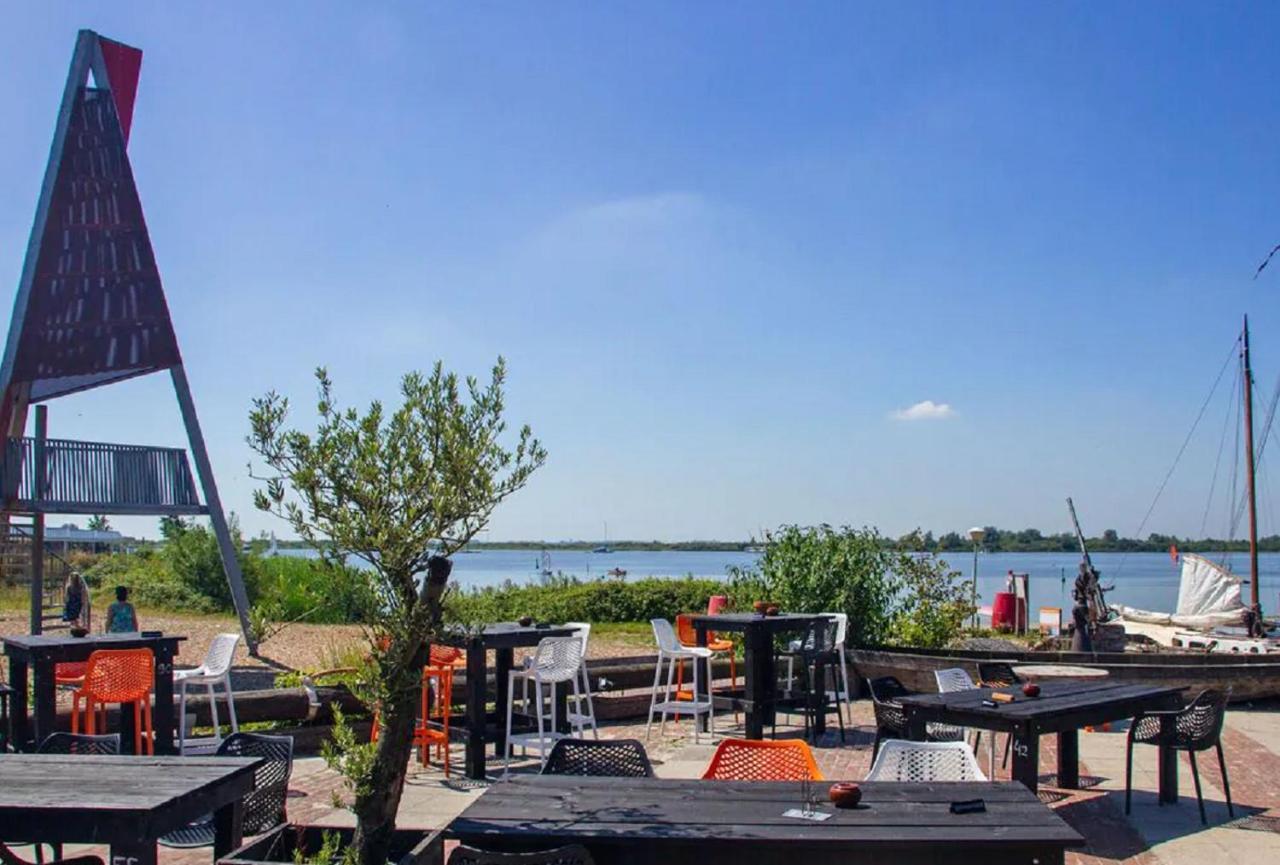 Chalet Op Camping Lauwersoog Met 3 Slaapkamers En Vaatwasser - Joycasa Екстериор снимка